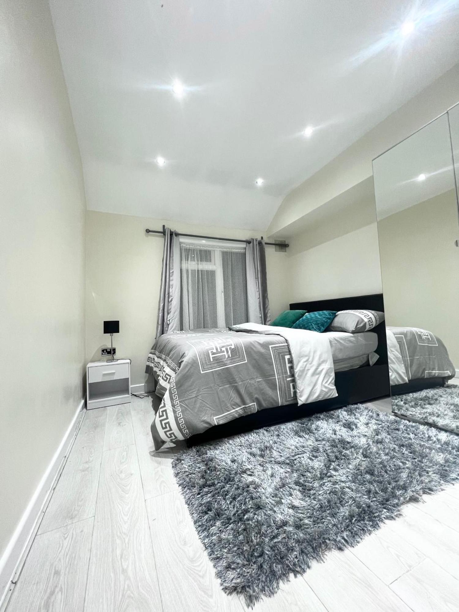 Cosy Private Flat In London, Free Parking On Premise Apartment Carshalton Exterior photo